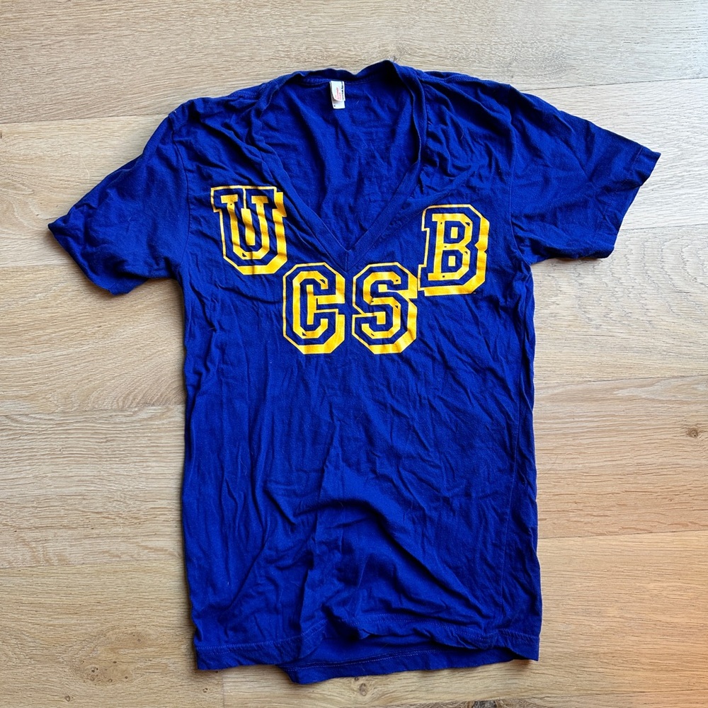 UCSB American Apparel V-Neck Size M